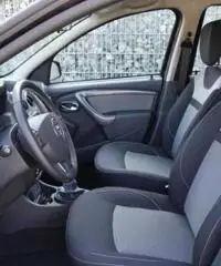 DACIA Duster 1.2 TCe 125 4x2 LAUREATE DACIA Duster 1.2 TCe 125 4x2 LAUREATE