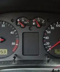 VOLKSWAGEN GOLF IV 1.9 TDI COMFORTLINE 110 CV 5 porte + Climtaronic + Cerchi in lega + Radio cd Alpi