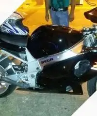 Suzuki GSX R 1000 - 2001 Suzuki GSX R 1000 - 2001