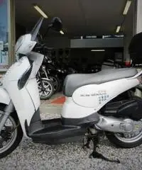 Aprilia Scarabeo 125 IE NET- 2011 Aprilia Scarabeo 125 IE NET- 2011