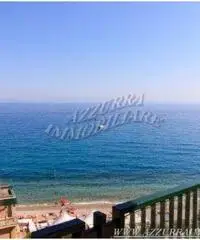 Finale Ligure: Attico Bilocale Finale Ligure: Attico Bilocale