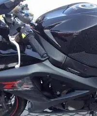 Suzuki GSX R 1000 GSX R 1000 Suzuki GSX R 1000 GSX R 1000