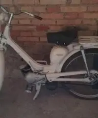 VENDO CICLOMOTORE D'EPOCA LAMBRETTINO 48 VENDO CICLOMOTORE D'EPOCA LAMBRETTINO 48