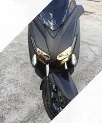 Yamaha XMAX MOMO DESIGN 250 Yamaha XMAX MOMO DESIGN 250