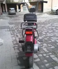 MOTORINO PIAGGIO D 'EPOCA 50CC ROSSO MOTORINO PIAGGIO D 'EPOCA 50CC ROSSO