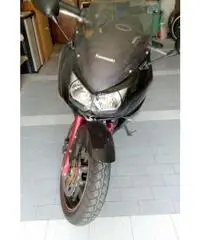 Kawasaki Er6   650 cc tenuta in modo maniacale