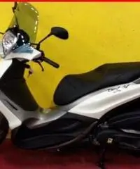 PIAGGIO Beverly 350 ABS SportTouring BIANCO - 628 PIAGGIO Beverly 350 ABS SportTouring BIANCO - 628