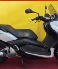 YAMAHA X-Max 250 bianco - 31800 YAMAHA X-Max 250 bianco - 31800