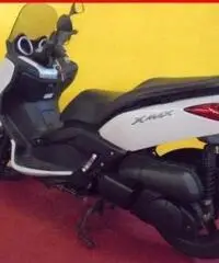 YAMAHA X-Max 250 bianco - 31800 YAMAHA X-Max 250 bianco - 31800
