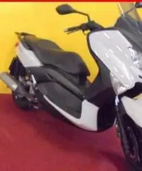 YAMAHA X-Max 250 bianco - 31800 YAMAHA X-Max 250 bianco - 31800