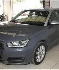 AUDI A1 SPB 1.0 TFSI ultra Design SENSORI POSTERIORI. AUDI A1 SPB 1.0 TFSI ultra Design SENSORI POSTERIORI.