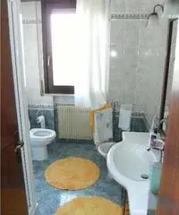 Casa indipendente di 10 locali in Vendita Casa indipendente di 10 locali in Vendita