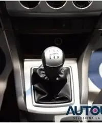 FORD Focus + 1.6 TDCI STATION WAGON NEOPATENTATI CLIMA RADIO FORD Focus + 1.6 TDCI STATION WAGON NEOPATENTATI CLIMA RADIO