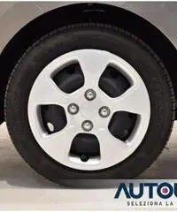 KIA Picanto 1.0 5 PORTE CITY NEOPATENTATI NUOVA 1.960 KM