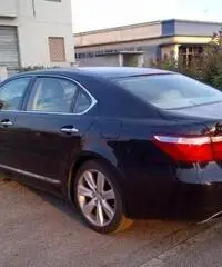 Lexus LS 600 600h L