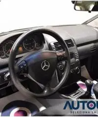 MERCEDES-BENZ A 160 CDI CLASSIC 5 PORTE NEOPATENTATI NAVI MERCEDES-BENZ A 160 CDI CLASSIC 5 PORTE NEOPATENTATI NAVI