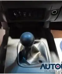 NISSAN Navara 2.5 DCI 4 PORTE DOUBLE CAB 4X4 CRUISE HARD TOP NISSAN Navara 2.5 DCI 4 PORTE DOUBLE CAB 4X4 CRUISE HARD TOP