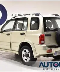 SUZUKI Grand Vitara 2.0I 16V S.W. GPL 4X4 CERCHI 16' RADIO SUZUKI Grand Vitara 2.0I 16V S.W. GPL 4X4 CERCHI 16' RADIO