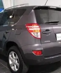 Toyota Rav4 Crossover 2.2 D-4d 150cv DPF Excl.-NAVIGATORE-SENS.PARCH-CRUISE Toyota Rav4 Crossover 2.2 D-4d 150cv DPF Excl.-NAVIGATORE-SENS.PARCH-CRUISE