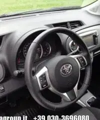 TOYOTA Yaris 1.0 5 porte Lounge TOYOTA Yaris 1.0 5 porte Lounge