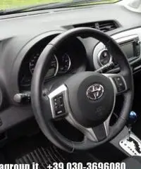 TOYOTA Yaris 1.5 Hybrid 5 porte Lounge TOYOTA Yaris 1.5 Hybrid 5 porte Lounge