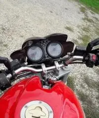 DUCATI Monster 620 .