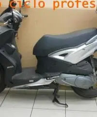 KYMCO Agility 200 € 3  seminuovo km 5600 del 2015