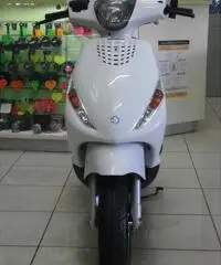 PIAGGIO Zip 50 nuovo a km zero 2 T 50 CC IN PRONTA CONSEGNA PIAGGIO Zip 50 nuovo a km zero 2 T 50 CC IN PRONTA CONSEGNA