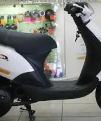 PIAGGIO Zip 50 nuovo a km zero 2 T 50 CC IN PRONTA CONSEGNA PIAGGIO Zip 50 nuovo a km zero 2 T 50 CC IN PRONTA CONSEGNA