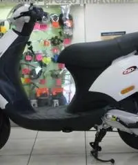 PIAGGIO Zip 50 nuovo a km zero 2 T 50 CC IN PRONTA CONSEGNA PIAGGIO Zip 50 nuovo a km zero 2 T 50 CC IN PRONTA CONSEGNA