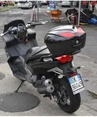 GILERA GP 800 Mag.2oo9 Euro3 Accessoriato €. 2.900