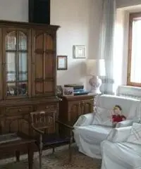 Appartamento di 5 locali in Affitto Appartamento di 5 locali in Affitto