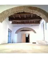 Viterbo Centro ZTL Negozio 190mq prossimita P.za delle Erbe Viterbo Centro ZTL Negozio 190mq prossimita P.za delle Erbe