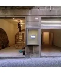Viterbo Centro ZTL, Negozio 90mq doppia vetrina Viterbo Centro ZTL, Negozio 90mq doppia vetrina