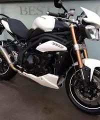 TRIUMPH Speed Triple 1050 speed triple TRIUMPH Speed Triple 1050 speed triple