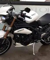 TRIUMPH Speed Triple 1050 speed triple TRIUMPH Speed Triple 1050 speed triple