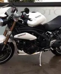 TRIUMPH Speed Triple 1050 speed triple TRIUMPH Speed Triple 1050 speed triple