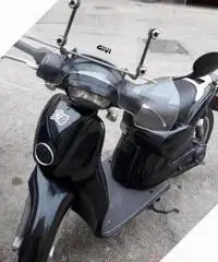 Aprilia Scarabeo 50 - 2011 Aprilia Scarabeo 50 - 2011