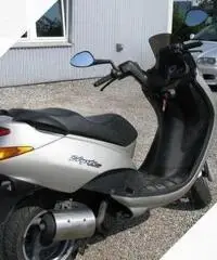 Peugeot Elyseo 100
