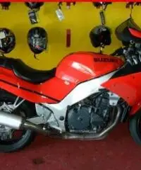 SUZUKI RF 600 R rosso - 38936 SUZUKI RF 600 R rosso - 38936