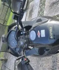 Honda Transalp 650 del 2000, km 41.000, colore nero Honda Transalp 650 del 2000, km 41.000, colore nero