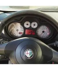 ALFA ROMEO GT 1.9 JTDM 16V Distinctive Black Line ALFA ROMEO GT 1.9 JTDM 16V Distinctive Black Line