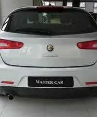 Alfa Romeo Giulietta 1.6 Jtdm-2 105 CV Distinctive Alfa Romeo Giulietta 1.6 Jtdm-2 105 CV Distinctive