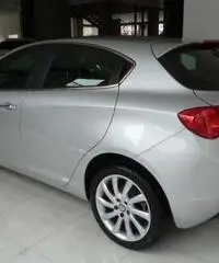 Alfa Romeo Giulietta 1.6 Jtdm-2 105 CV Distinctive Alfa Romeo Giulietta 1.6 Jtdm-2 105 CV Distinctive