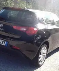 Alfa Romeo Giulietta 1.6 JTDm-2 105 CV Distinctive Alfa Romeo Giulietta 1.6 JTDm-2 105 CV Distinctive