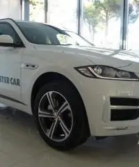 Jaguar F-pace 2.0d 180 CV R-sport Jaguar F-pace 2.0d 180 CV R-sport