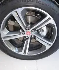 Jaguar F-pace 2.0d 180 CV R-sport Jaguar F-pace 2.0d 180 CV R-sport