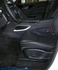 Jaguar F-pace 2.0d 180 CV R-sport Jaguar F-pace 2.0d 180 CV R-sport