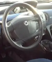 Lancia Ypsilon 1.3 Multijet 16V Platino Lancia Ypsilon 1.3 Multijet 16V Platino