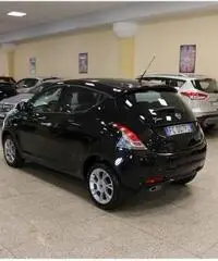 LANCIA Ypsilon NEW 1.2I 69CV E6 GPL ECOCHIC GOLD ( KM 0 )